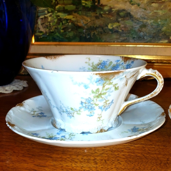 2 Sets Limoges Cups and Saucers Pour Café au Lait. Gorgeous! - Picture 4 of 15